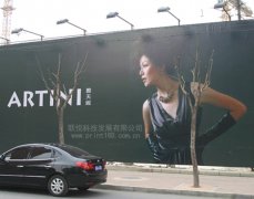 ���L����